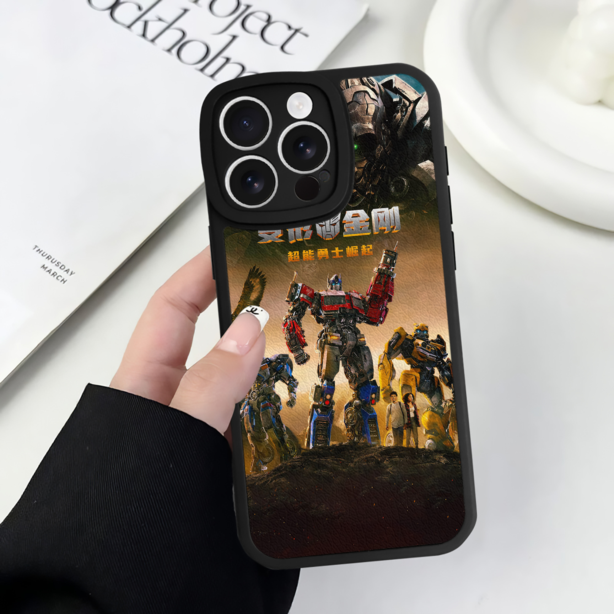 （画像用） Transformers トランスフォーマー 【iPhone 16シリーズ対応】シリコンスマホケース（レザー調） 材質：シリコン